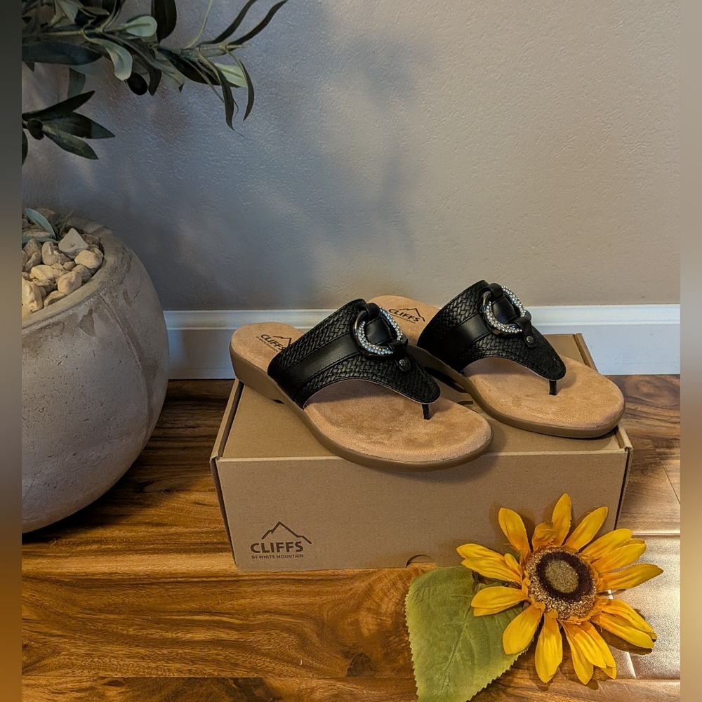 Cliffs by White Mountain - BLACK Benedict Thong Comfort Sandal Size 7M NIB